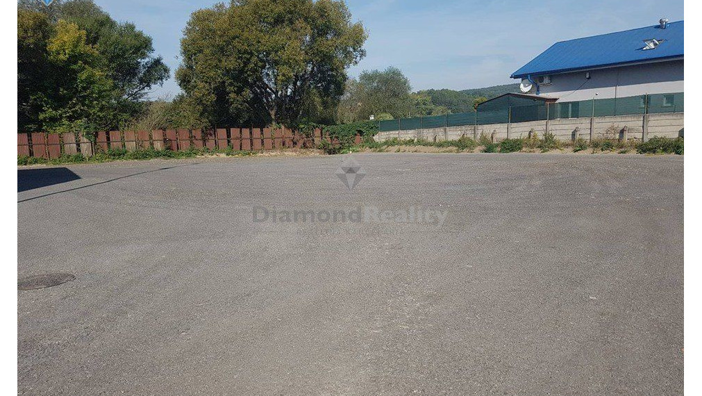 Na prenájom spevnená plocha v uzavretom areály s strážnou službou