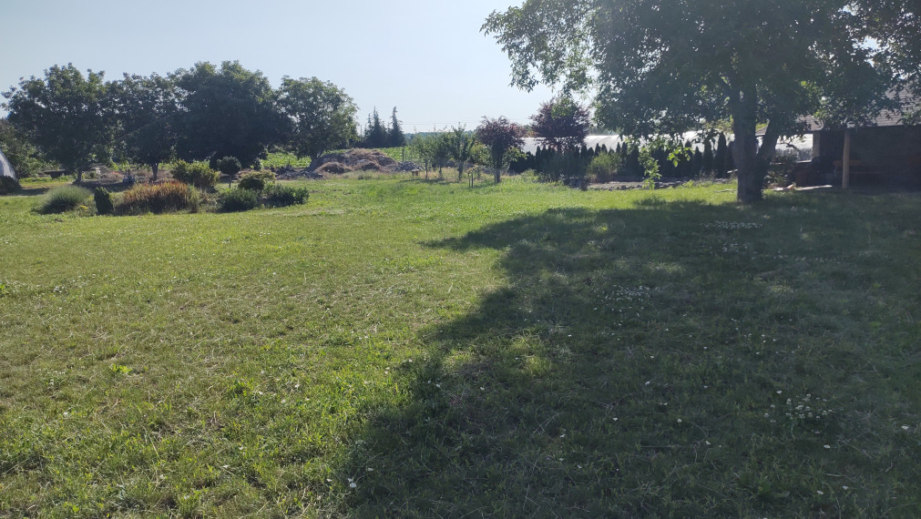 Na predaj 18 árový stavebný pozemok v Čechynciach pri Nitre