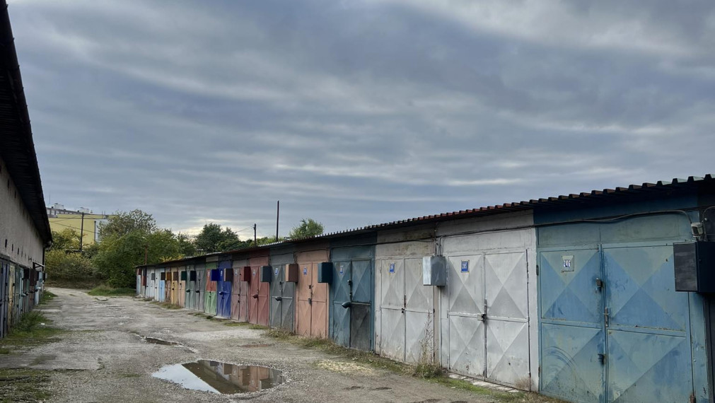 NA PREDAJ GARÁŽ I 16m2 I ELEKTRIKA I ŽELEZNÍKY