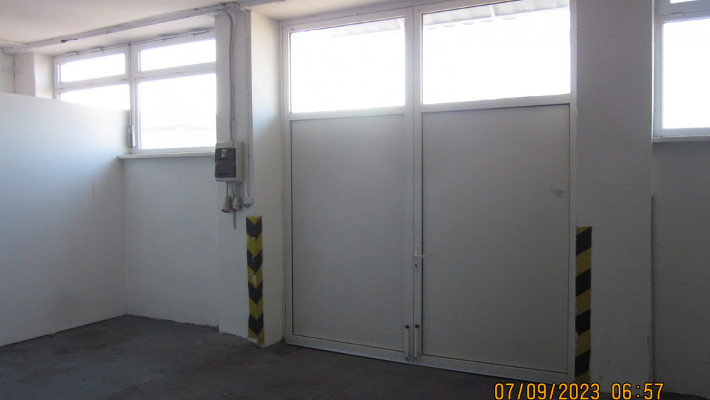 Na  prenájom sklad s kanceláriou