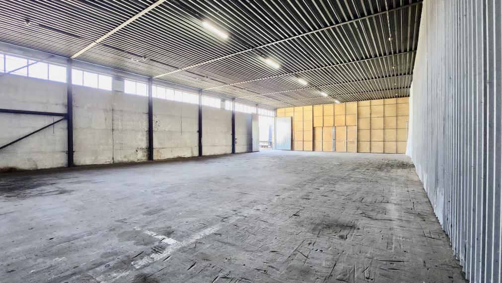 Sklad na prenájom s výbornou polohou - 400 m2