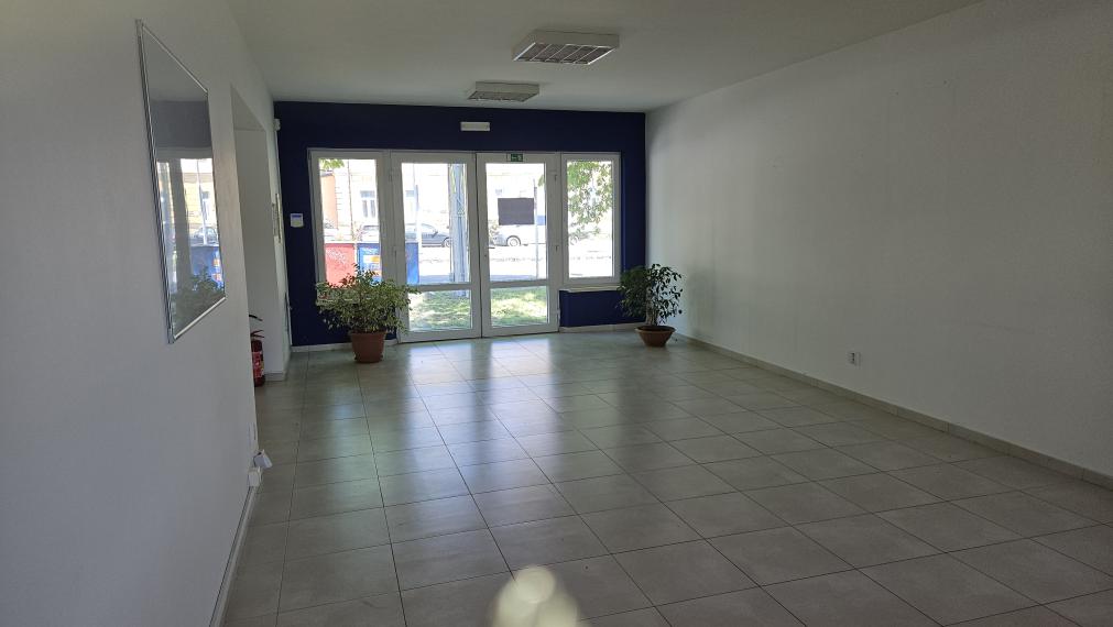 Na prenájom kancelárske priestory v centre mesta s parkoviskom