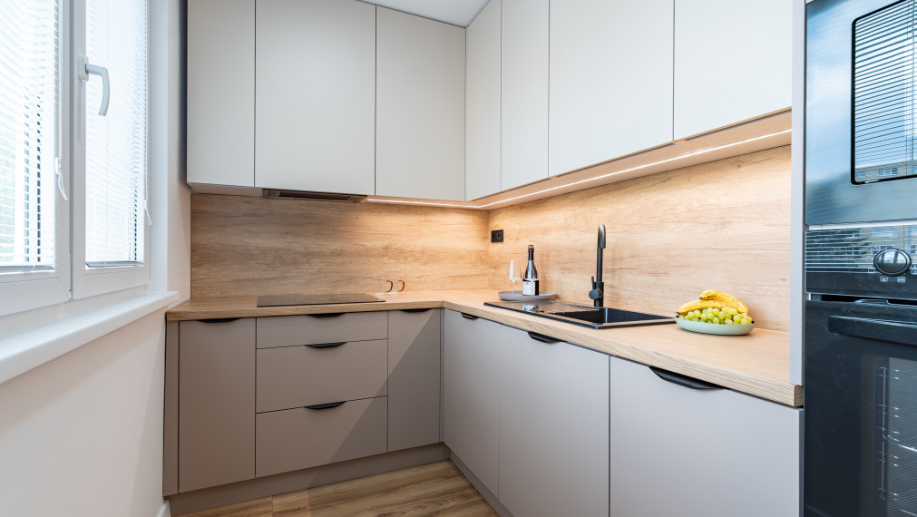 PREDANÝ - Na predaj pekný 3-izbový byt po rekonštrukcii na ulici Šafárikova trieda, Košice - Západ.