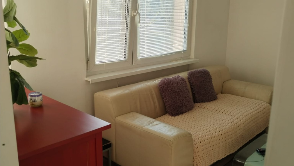 Na prenájom zariadený 2 izbový byt, Beethovenova, Trnava.