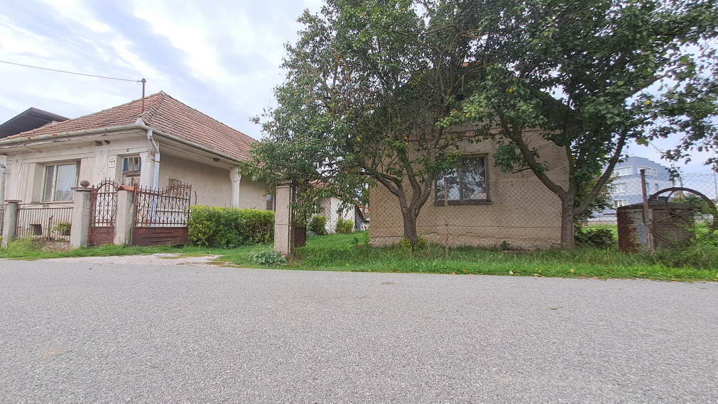 PREDANÉ: Na predaj rovinatý pozemok s domom KE - Poľov