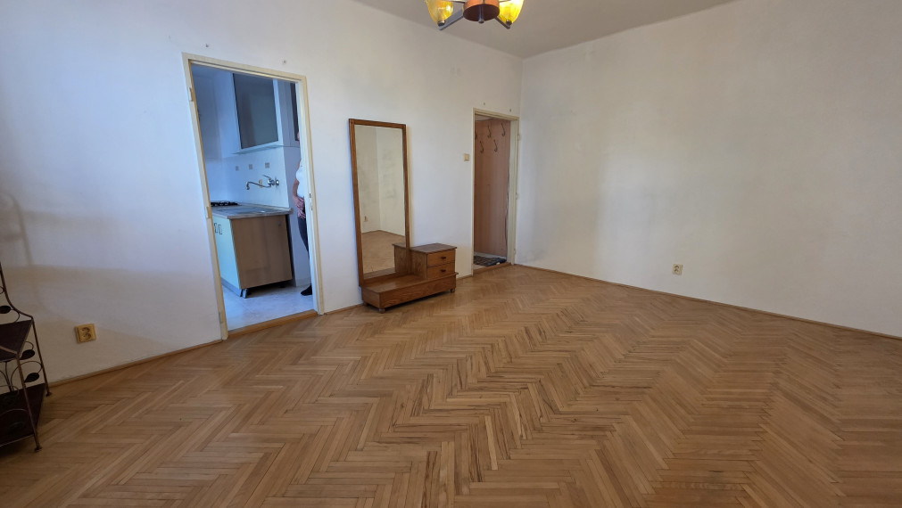 NA PREDAJ 1 IZBOVÝ BYT NA ULICI TOLSTÉHO 1, KOŠICE - SEVER