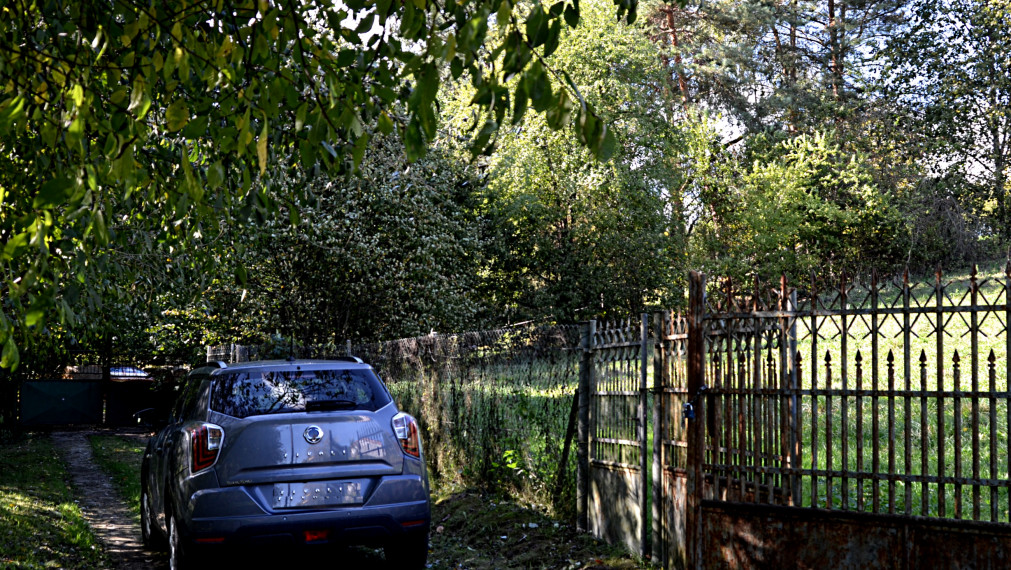 Stavebný, oplotený a slnečný pozemok s vinicou v obci Janík