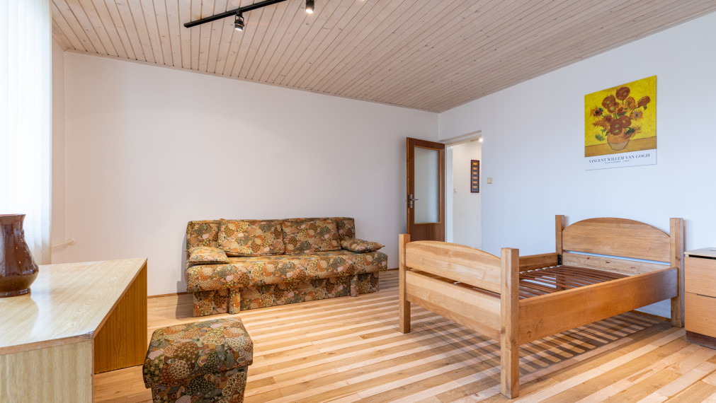 NA PRENÁJOM 3 IZBOVÝ SO SAMOSTATNÝM VSTUPOM V RODINNOM DOME