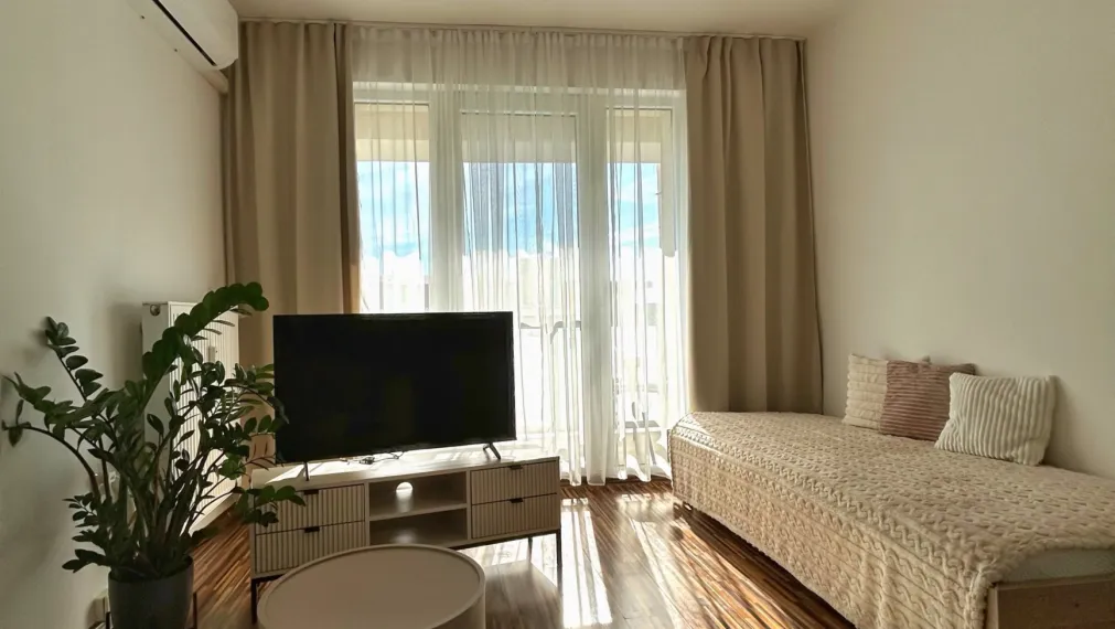 Na prenájom zariadený 2 izbový byt balkón Hospodárska Trnava