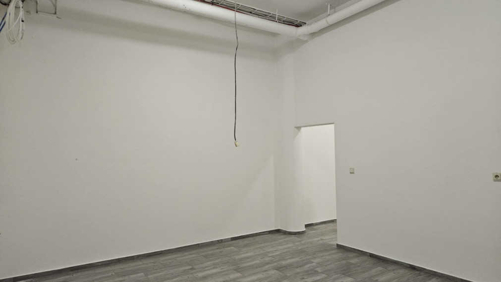 Na prenájom sklad na Levočskej ul. v Prešove bonus parkovanie pre jedno auto v podzemnej garáži zdarma.