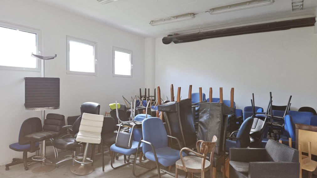 Na prenájom sklad -kancelária na Levočskej ul. v Prešove bonus parkovanie pre jedno auto v podzemnej garáži zdarma.