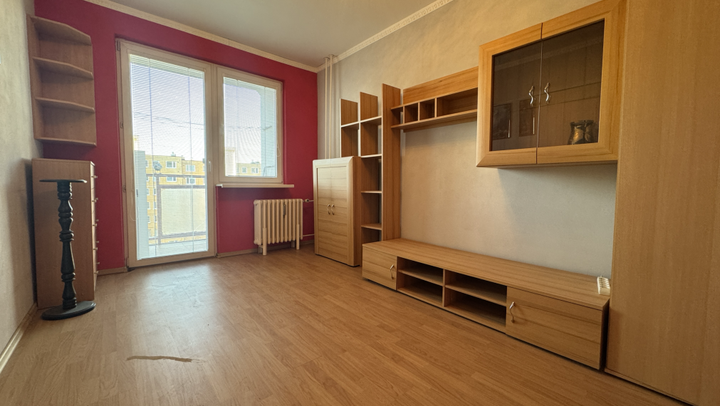 NAJLACNEJŠÍ 3 IZBOVÝ BYT NA SÍDLISKU ŤAHANOVCE | 62m2 + 3m LOGGIA | VARŠAVSKÁ ULICA