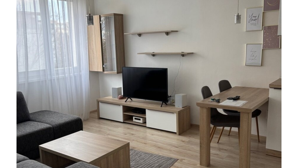 Na predaj 3 izbový byt , Hronská ulica, Košice -Západ