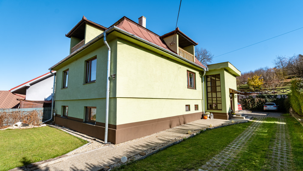 NA PREDAJ DVOJPODLAŽNÝ RODINNÝ DOM LEN 15 KM OD KOŠÍC | POZEMOK 1 501 m2 | NIŽNÁ MYŠĽA