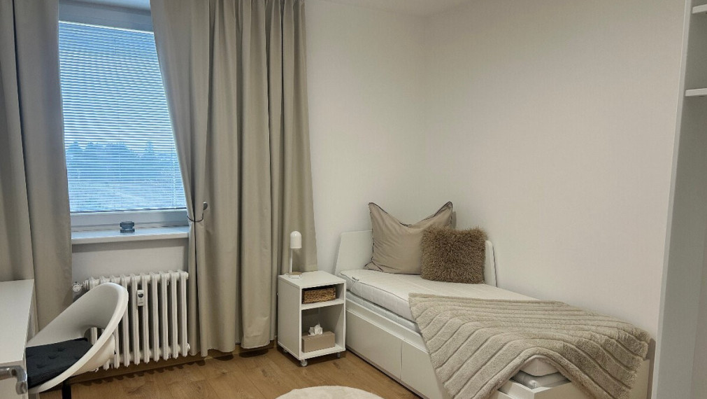 Na prenájom dve izby v 3 izbovom byte, Spartakovská, Trnava