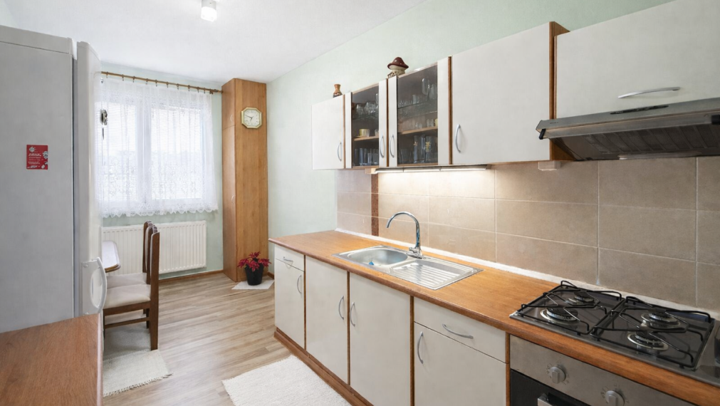 3 izbový byt po rekonštrukcii, Prešov – Šváby, Lomnická ulica, 76 m²