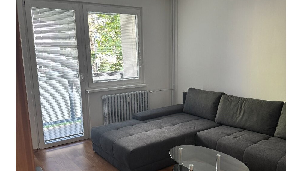 Na prenájom zariaď 2 izbový byt balkón ul. Scherera Piešťany