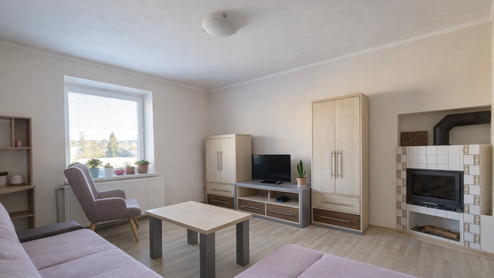 NA PREDAJ 3 IZBOVÝ BYT PO REKONŠTRUKCII | JARNÁ ul. ROŽŇAVA