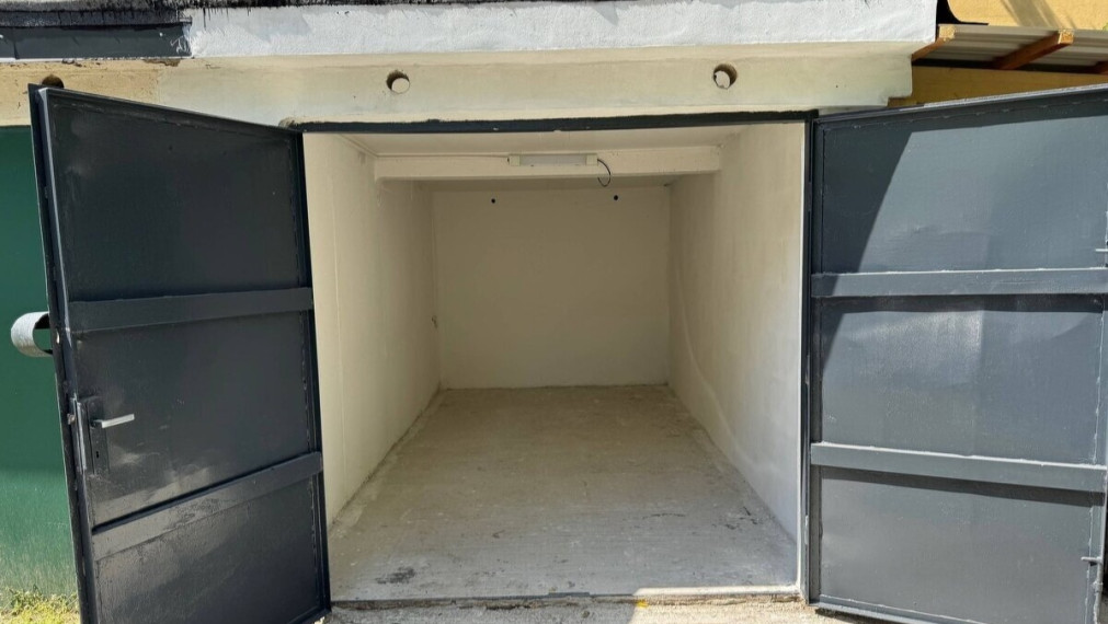 Na predaj garáž Jesenná ulica - Staré mesto