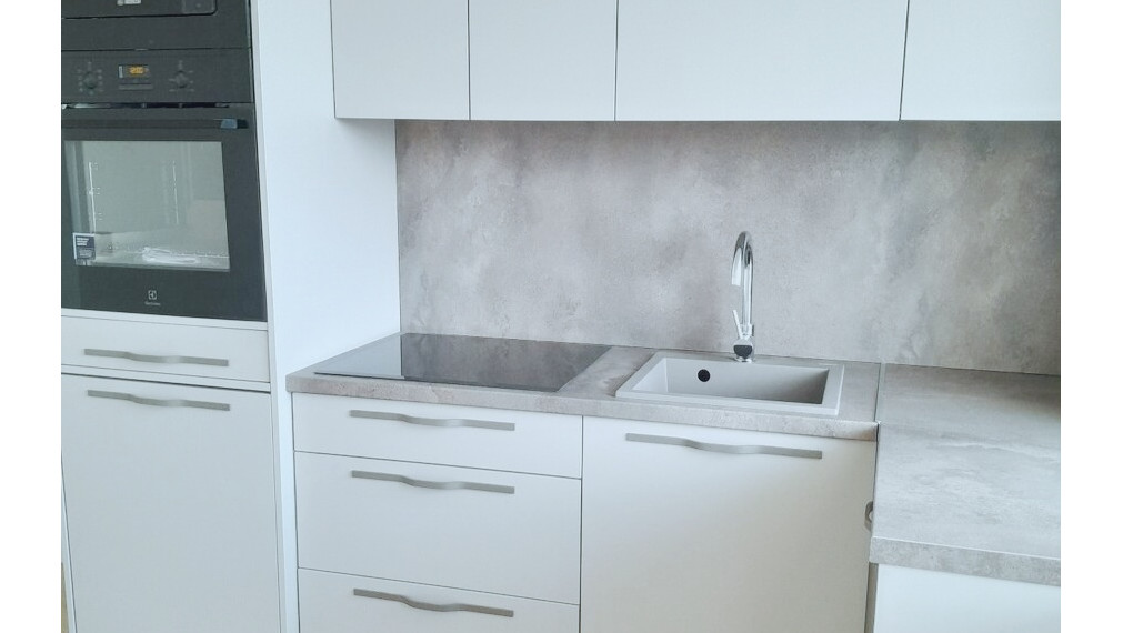 Na predaj 3 izbový byt,  Jenisejská ulica, Jazero  -  Košice