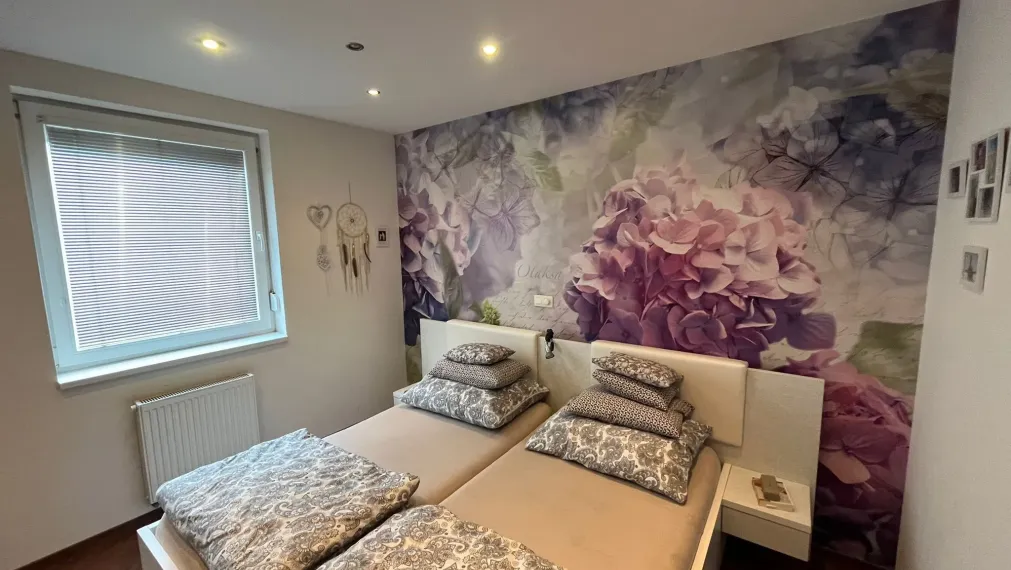 Na predaj veľký 3 izbový byt s balkónom, Kúpeľné nám., Sereď