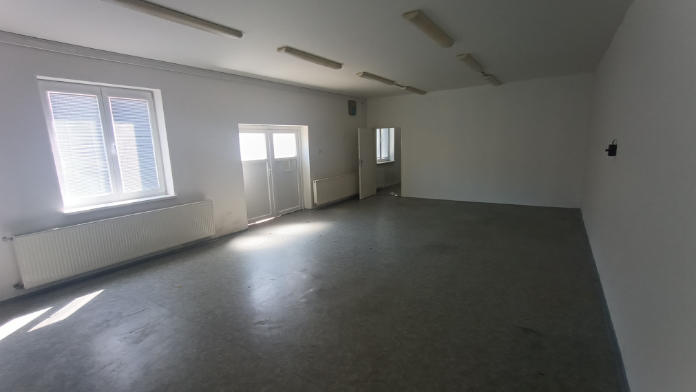 Na prenájom priestranná kancelária s parkovaním za skvelú cenu Nitra