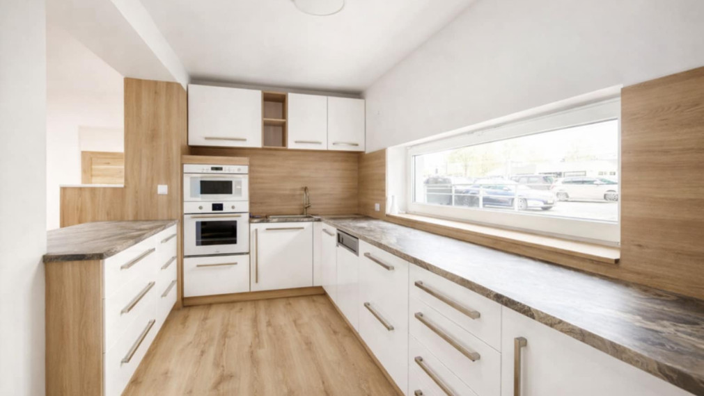 Na predaj 5-izbový bungalov , v obci Seňa