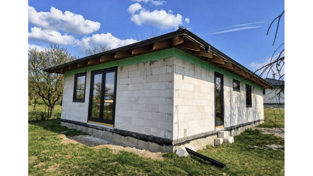 Na predaj rodinný dom - hrubá stavba v obci Bidovce