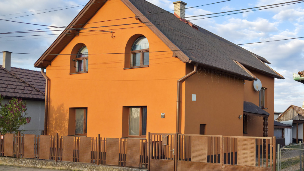 NA PREDAJ PRIESTRANNÝ MLADŠÍ RODINNÝ DOM | TORNAĽA