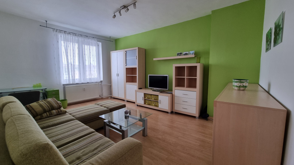 REZERVOVANÉ - 2 izbový tehlový byt na ulici Štúrova, Sečovce