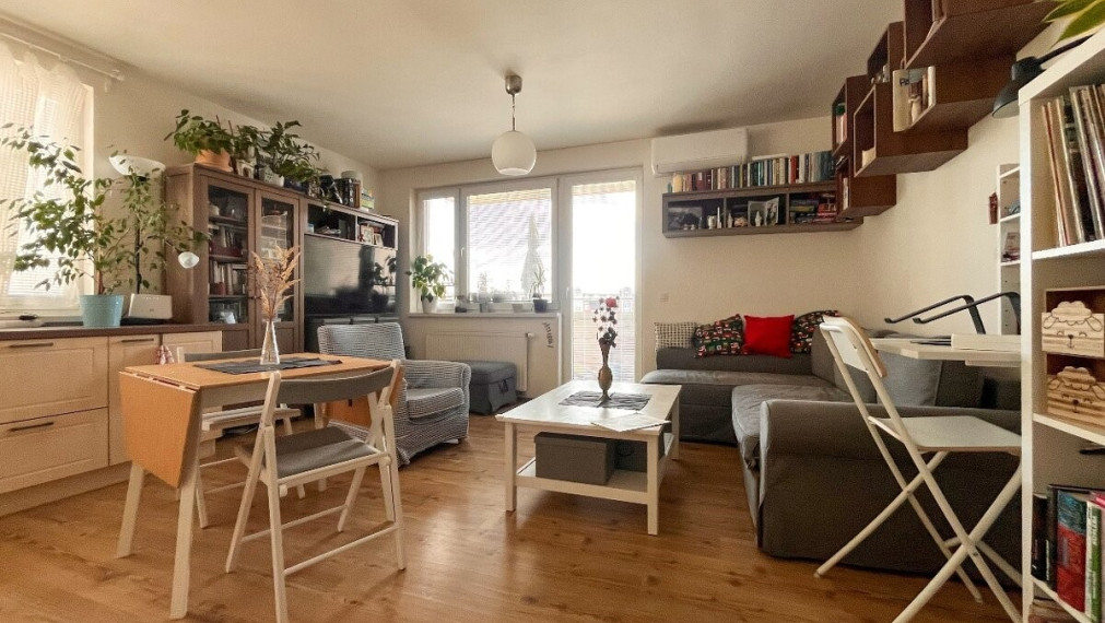 Na prenájom zariadený 2,5 izbový byt balkón Rača Bratislava.