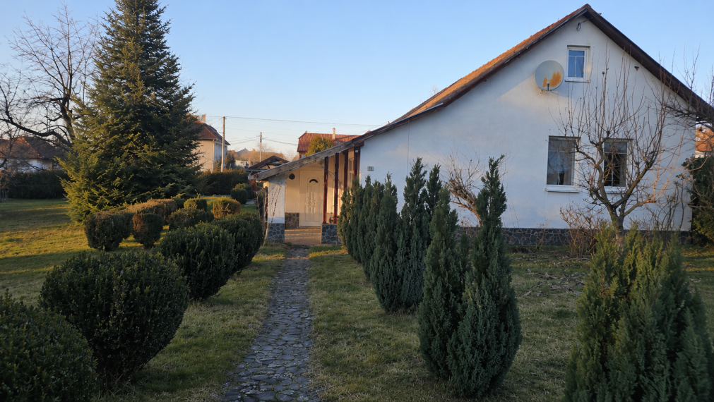 Na predaj rodinný dom s veľkým pozemkom v centre Ďurkova