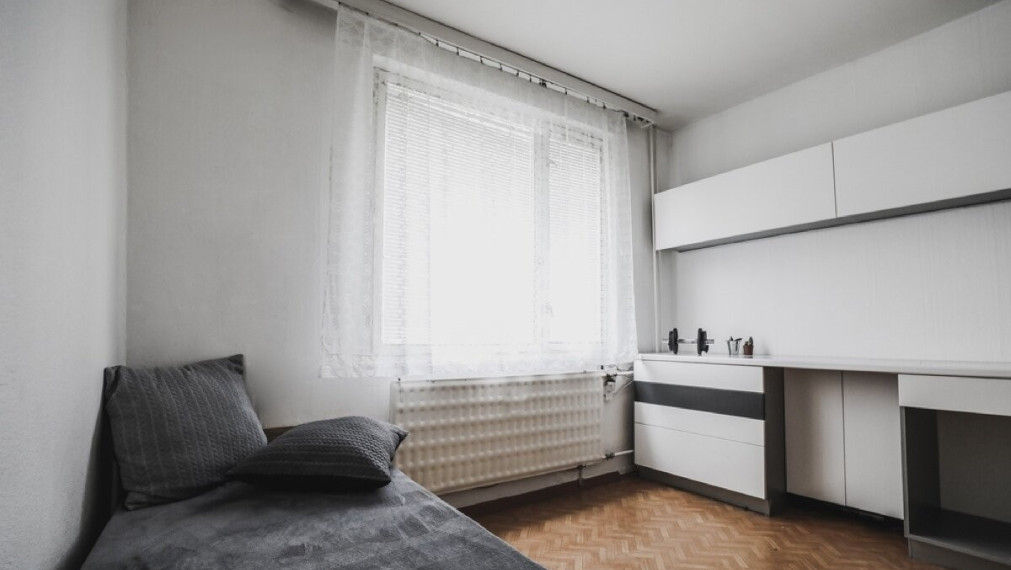 Na prenájom izba v 3 izbovom byte, balkón, Tehelná, Trnava
