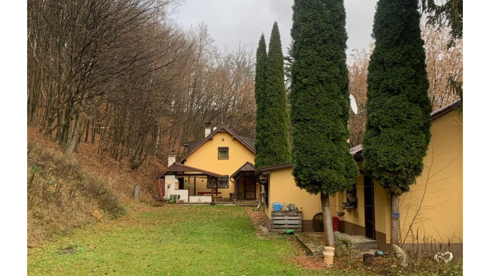Na predaj ,Krásna murovaná chata ,Ružín