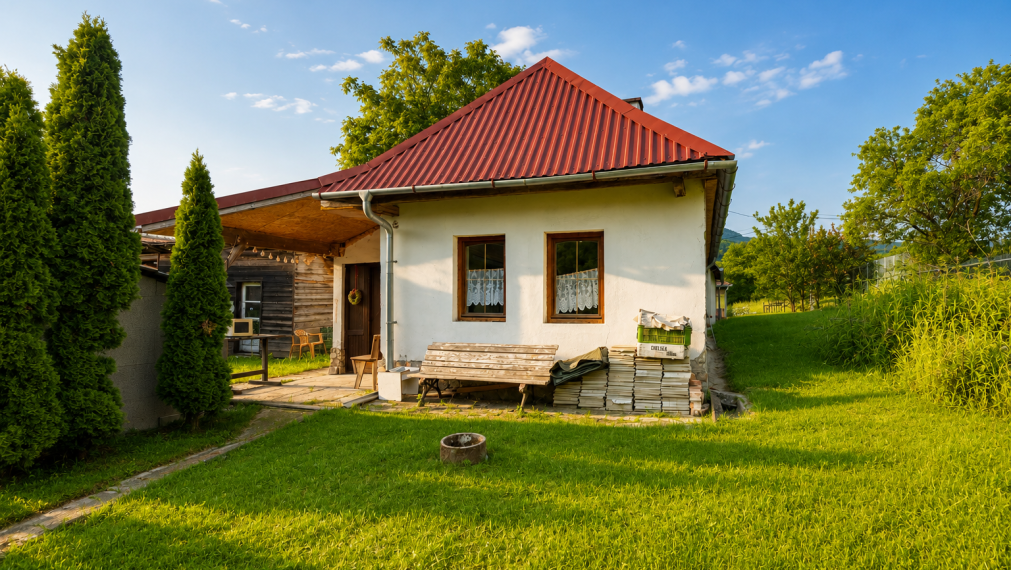 NA PREDAJ ZREKONŠTRUOVANÝ RODINNÝ DOM V OBCI HOLLÓHÁZA