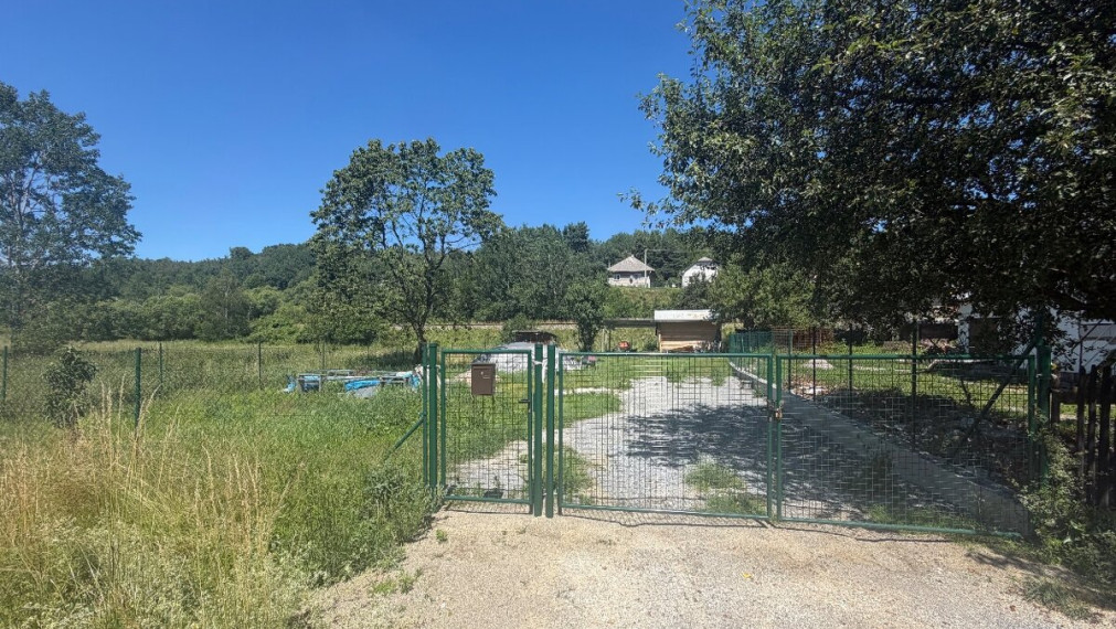 Na predaj, rovinatý pozemok, obec  Helcmanovce, okres Gelnica