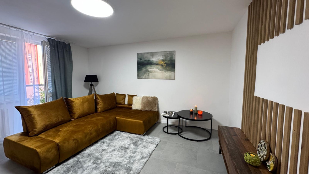 NA PREDAJ KRÁSNY ZREKONŠTRUOVANÝ 1,5-IZBOVÝ BYT S BALKÓNOM –  KOŠICE – DAROVSKÝCH HRDINOV