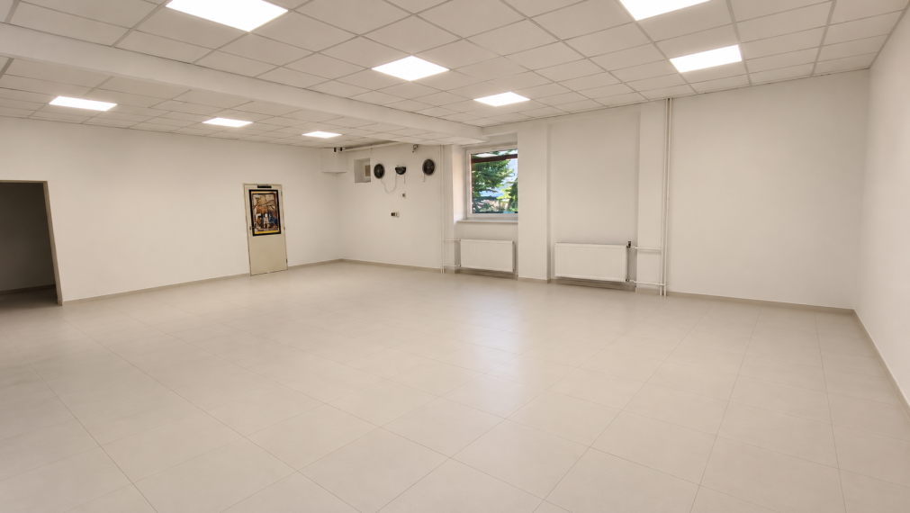 Na prenájom bezbariérový obchodný priestor v centre Nitry s parkovaním 170 m2