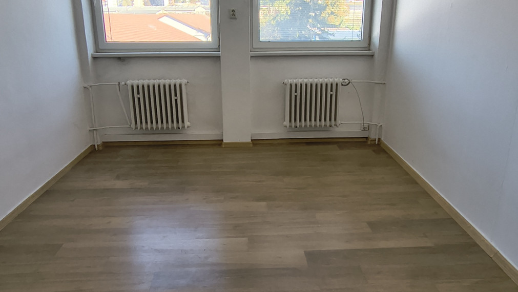 Na prenájom 17 m2  kancelárie s umývadlom Nitra Vašinova