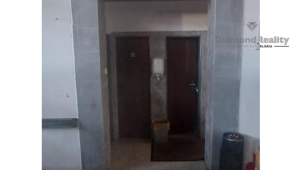 PRENÁJOM skladových a kancelárskych priestorov - 3842m2