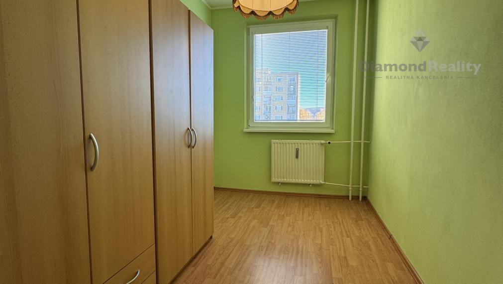 NAJLACNEJŠÍ 3 IZBOVÝ BYT NA SÍDLISKU ŤAHANOVCE | 62m2 + 3m LOGGIA | VARŠAVSKÁ ULICA