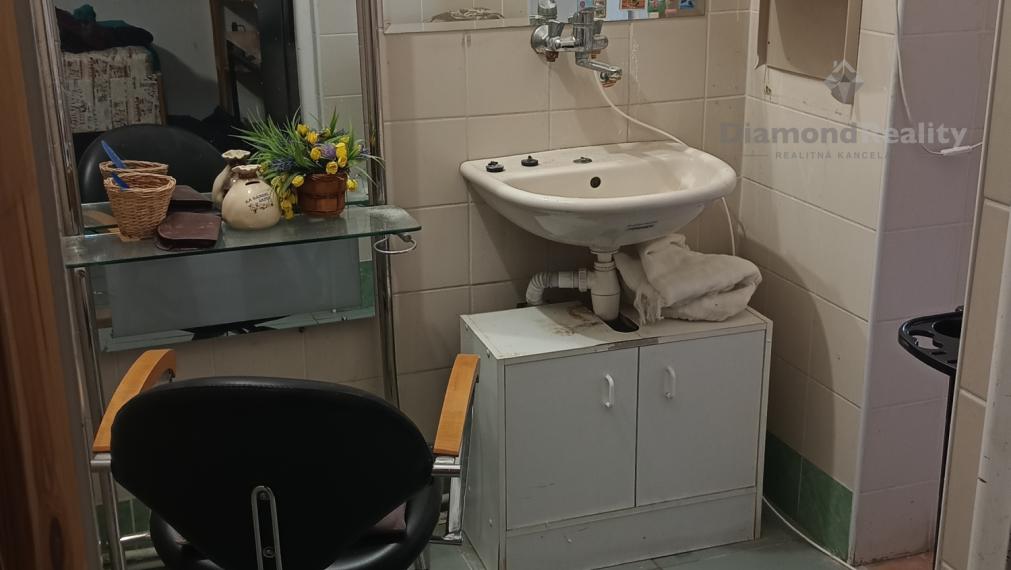 Na predaj  rodinný dom s veľkým pozemkom v malebnej obci Svätoplukovo