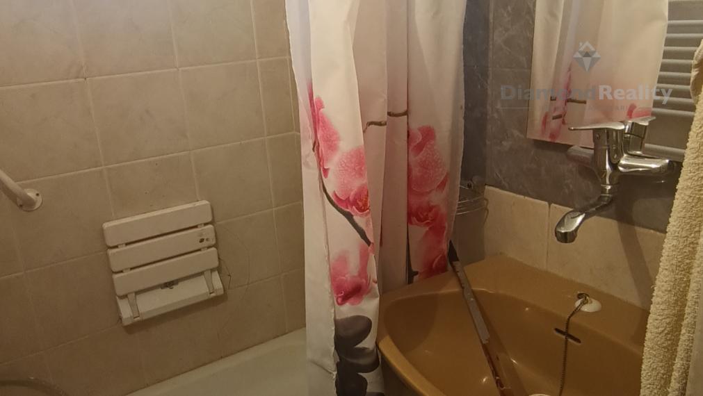 Na predaj  rodinný dom s veľkým pozemkom v malebnej obci Svätoplukovo