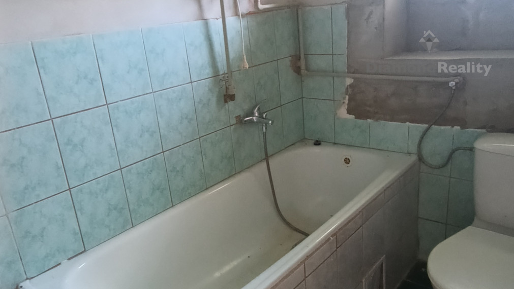 NA PREDAJ: ŠTARTOVACÍ DOM ALEBO INVESTIČNÁ PRÍLEŽITOSŤ VO VRÁBĽOCH – ZA VÝBORNÚ CENU!