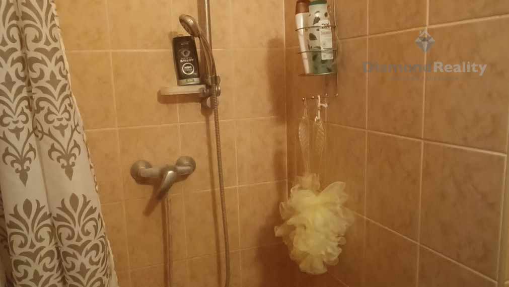 REZERVOVANÉ!Na predaj rodinný dom v malebnej obci Sľažany