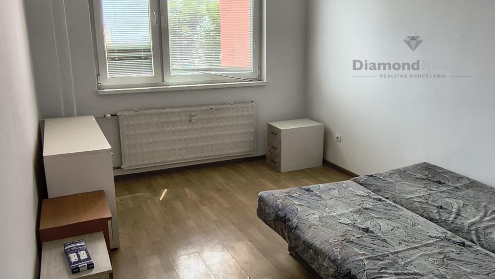 Na predaj 2 izbový byt Levice Ľanová ulica