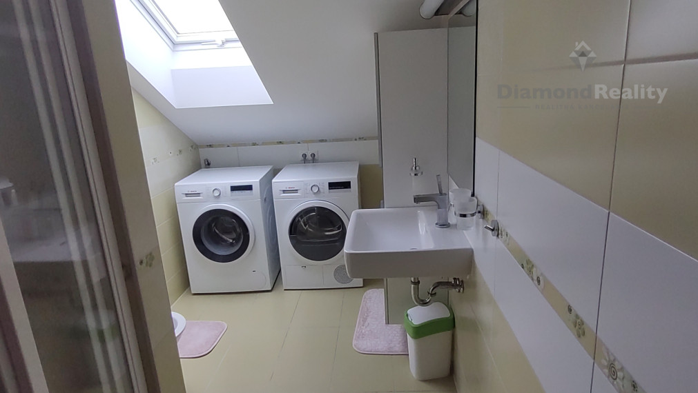 Na prenájom 4 izbový  luxusný byt v srdci Nitry