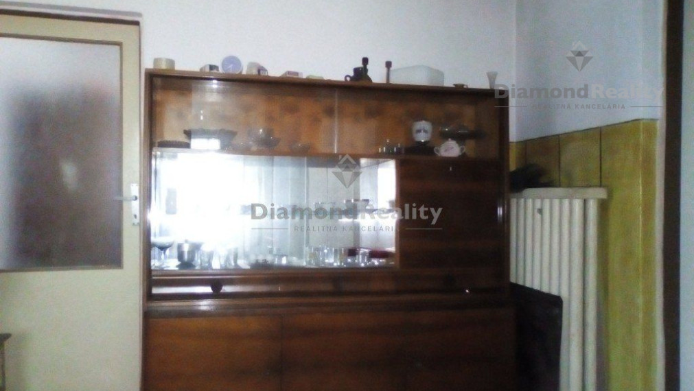 NA PREDAJ RODINNÝ DOM, Cerová