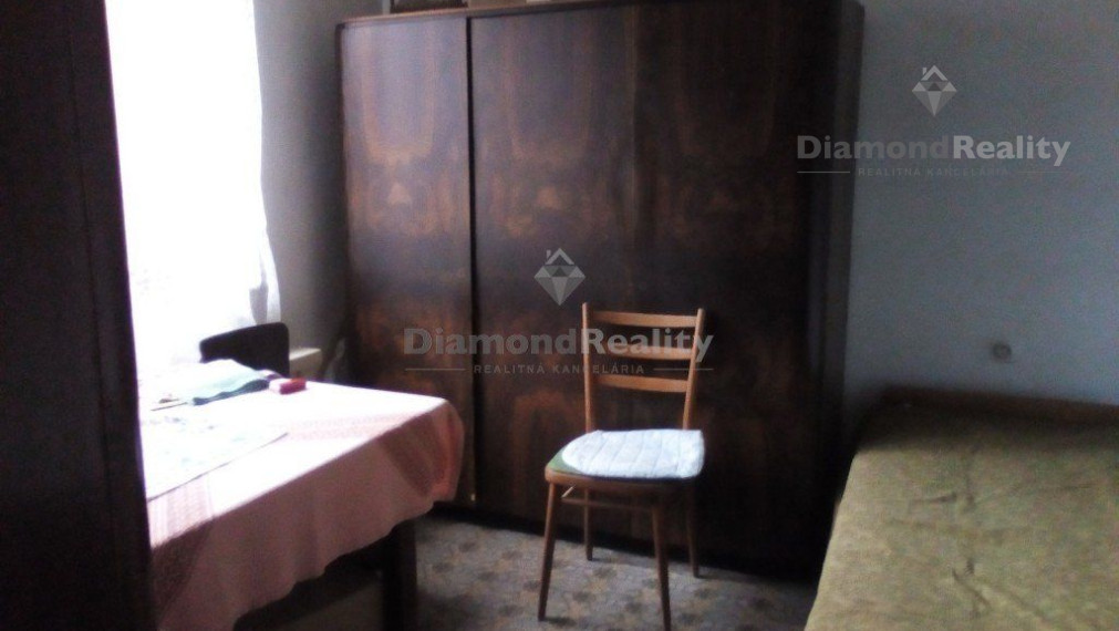 NA PREDAJ RODINNÝ DOM, Cerová