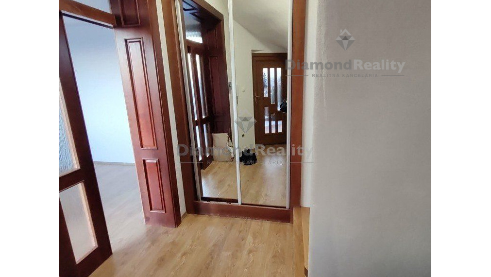 Na prenájom luxusný rodinný dom s nádherným výhľadom Nitra - Zobor